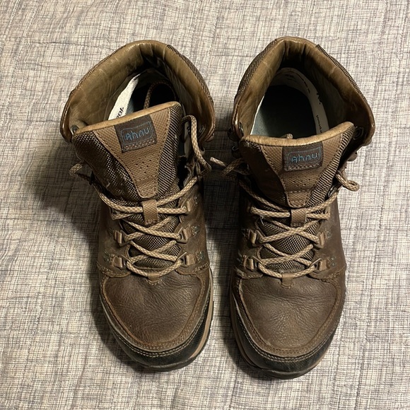 Ahnu waterproof hiking boots with vibram sole - Picture 2 of 6